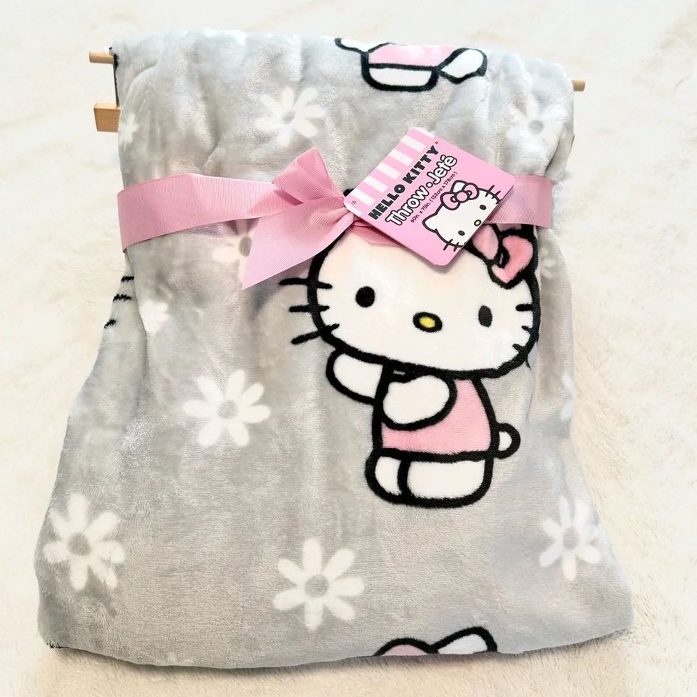 NWT Hello Kitty Plush Throw Blanket